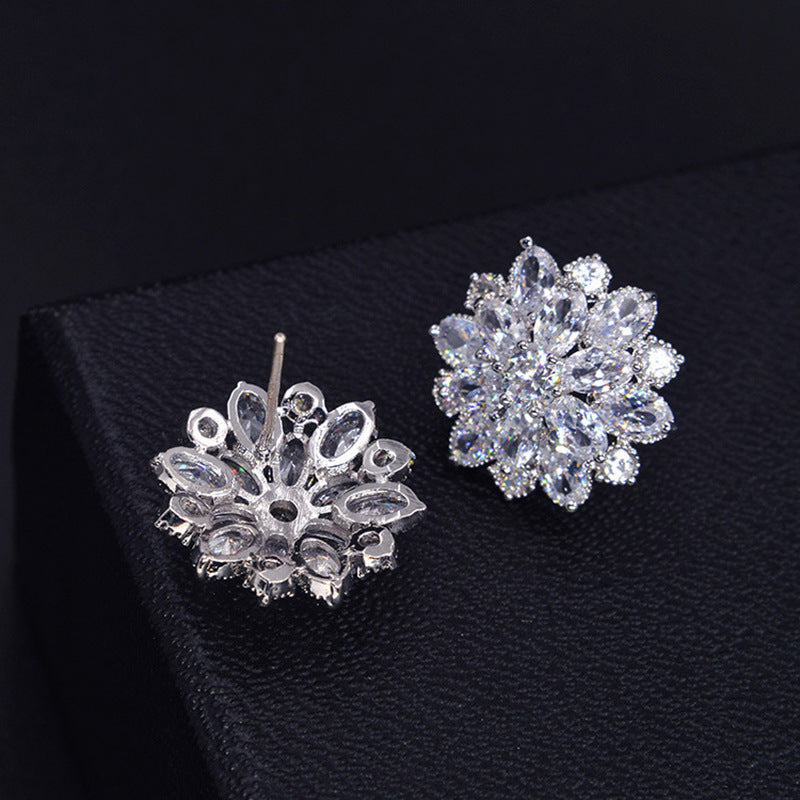 SUN FLOWER DIAMOND STUD EARRINGS