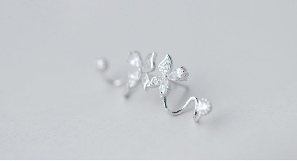 DIAMOND STUD EARRINGS