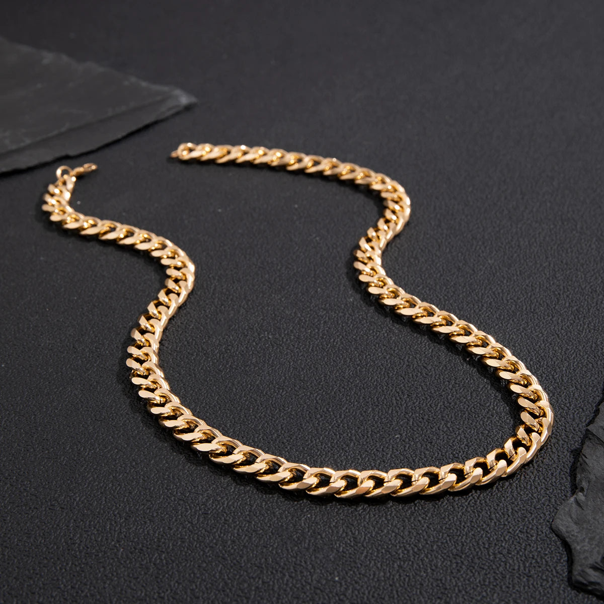 Simple Cuban Link Choker - Gold or Black Aluminum Chain for Men