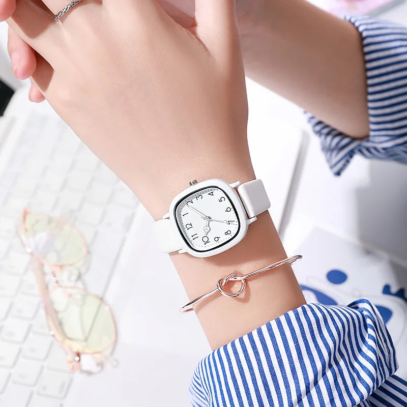 Fashion Brand Bear Watch - Casual Ladies Silicone Design